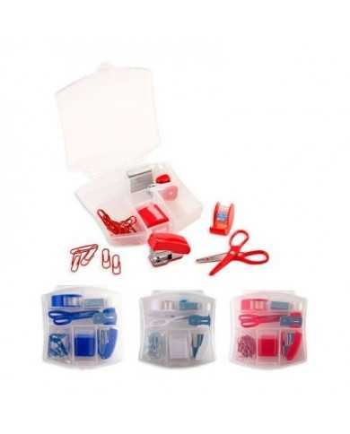 Set de mini escritorio plastico blanco traslucido con materiales.